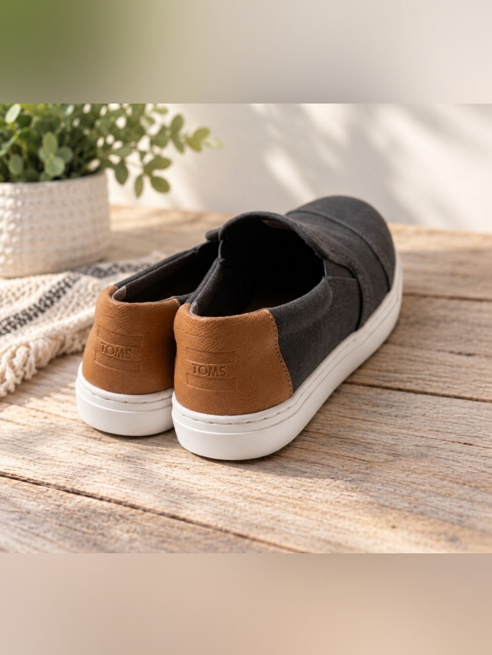 Women's TOMS Classic Alpargata Slip-Ons – Black Canvas